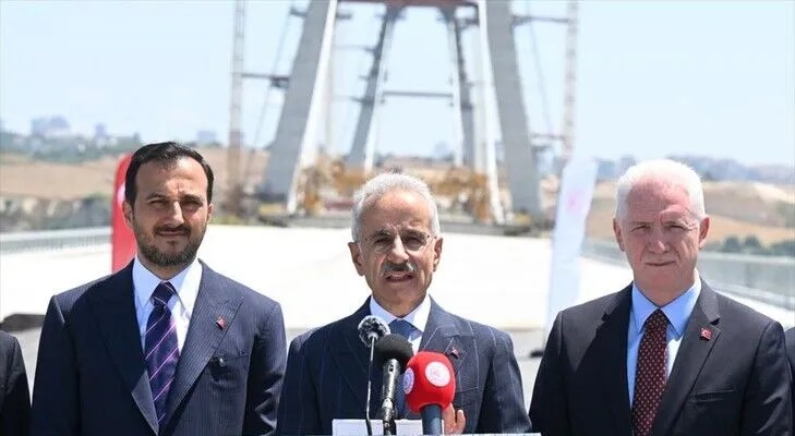 Bakan Uraloğlu, "Başakşehir-Nakkaş Otoyolu"nda İncelemelerde Bulundu