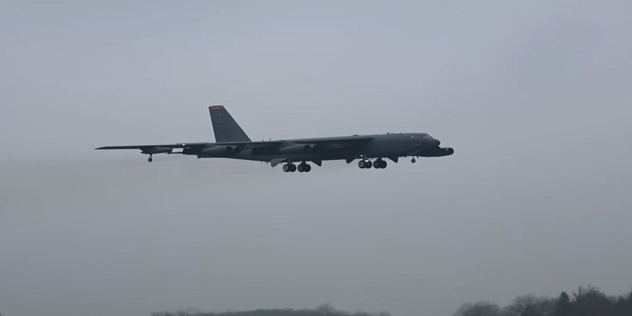 ABD'nin B-52 Filosu İran Görüşmeleri Sürerken İngiltere'den Ayrıldı