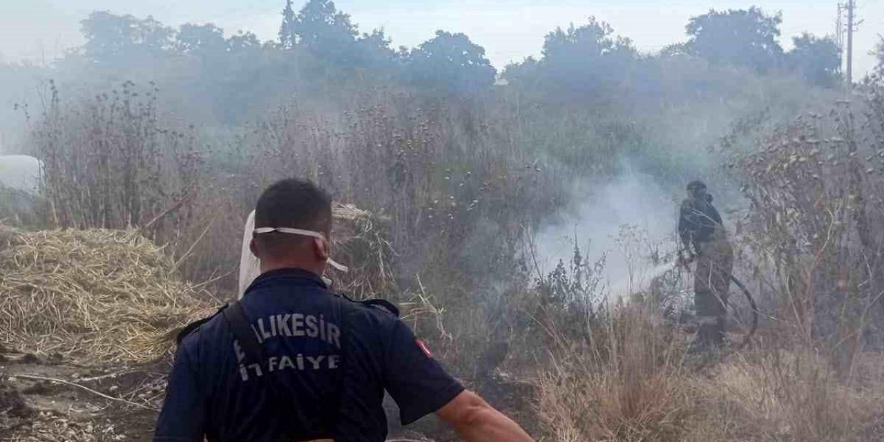 Susurluk'ta Çıkan Yangında 1 Ton Saman Kullanılamaz Hale Geldi