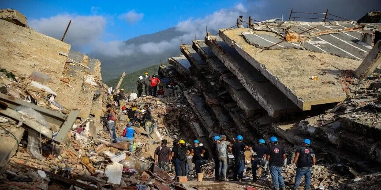 Venezuela'daki Depremlerde Hayatını Kaybedenlerin Sayısı 2 Bin 595'e Yükseldi