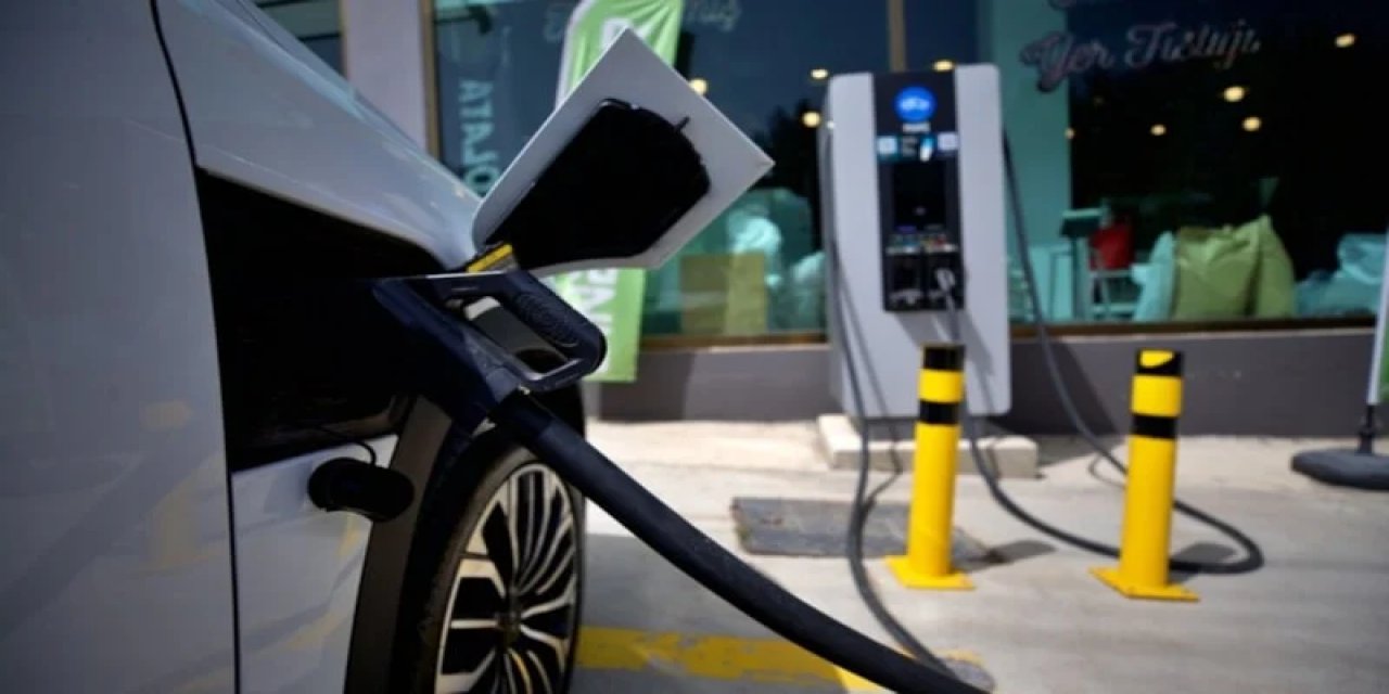 Yılın İlk Yarısında Elektrikli Otomobil Satışları Azalırken Hibritler Büyümeyi Sürdürdü