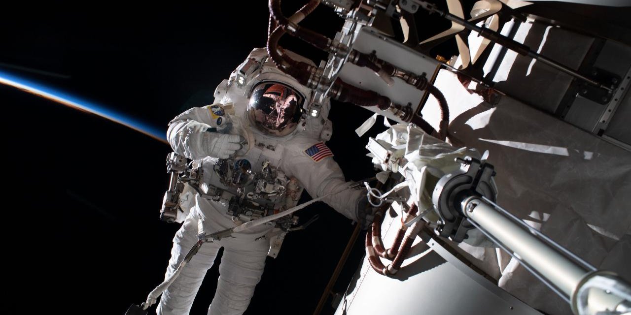 Uzayda İlk Robotik Kurtarma Operasyonu: NASA Düşen Teleskobun Peşinde