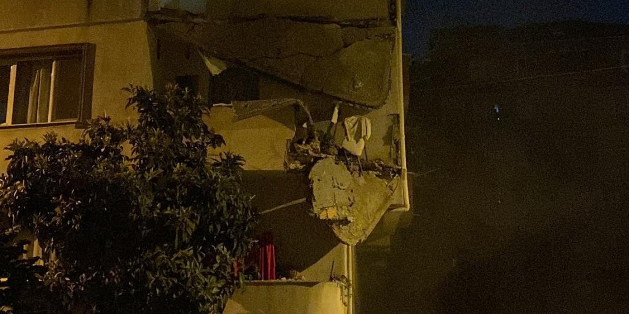 İstanbul'da 5 Katlı Binanın Balkonunda Çökme