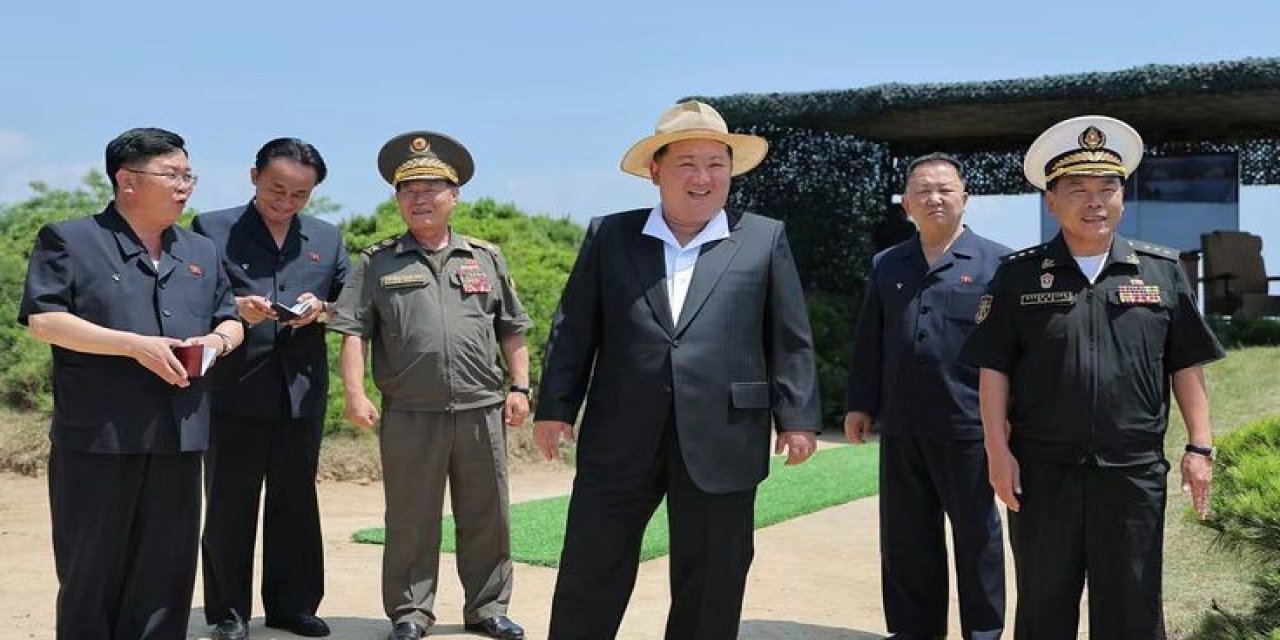 Kim, 5 Bin Tonluk Destroyerdeki Silahların Testini İzledi