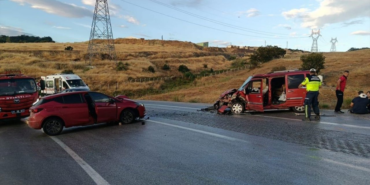 Söğüt'te Trafik Kazası: 4 Yaralı