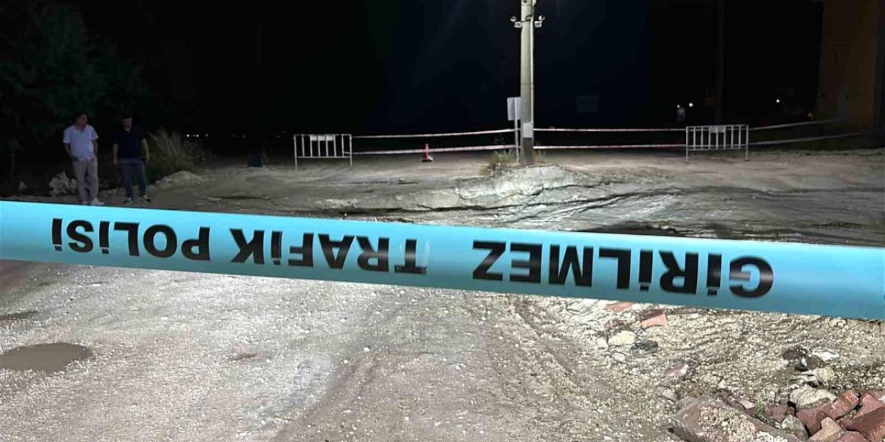 Burdur'da Şiddetli Yağış Sonrası Köprüde Çökme Meydana Geldi