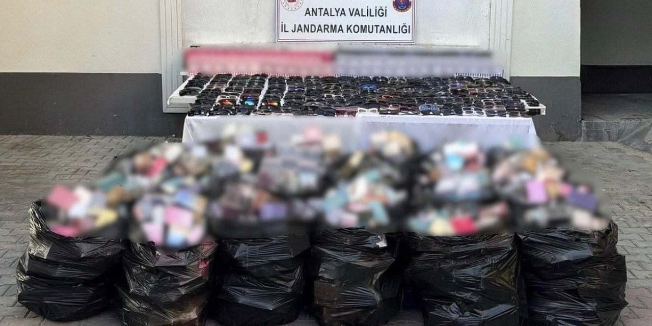 Manavgat'ta Kaçak Ürün Operasyonu
