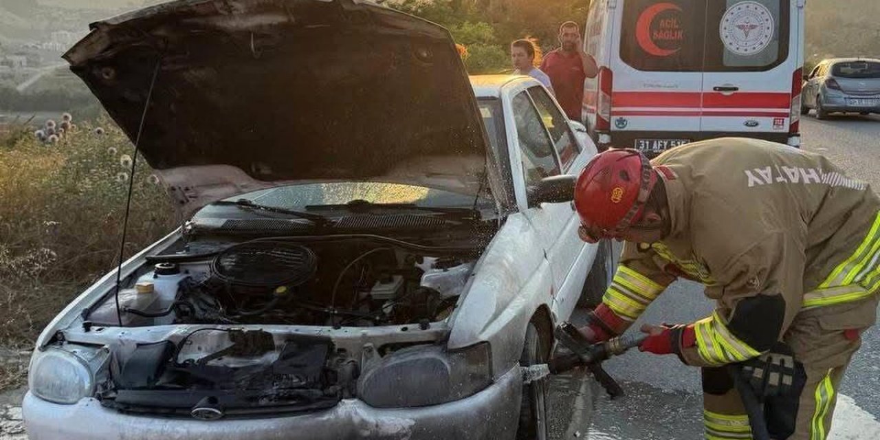 Hatay'da Seyir Halindeki Araçta Yangın