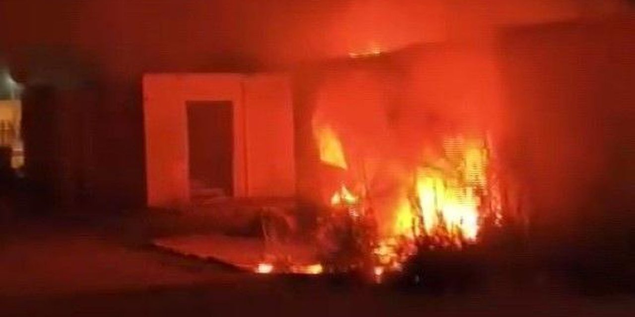 Alev Topuna Dönen Konteyner Kullanılamaz Hale Geldi