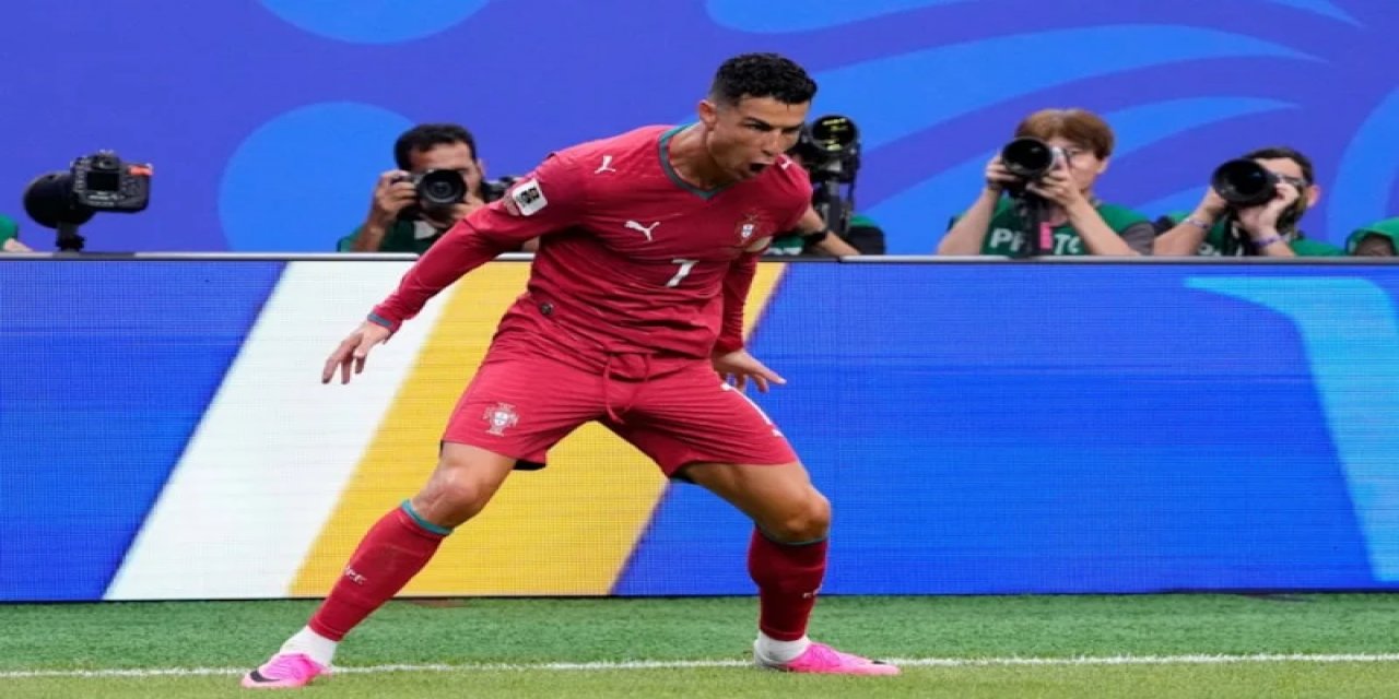Cristiano Ronaldo Basın Toplantısında Gazetecileri Topa Tuttu!