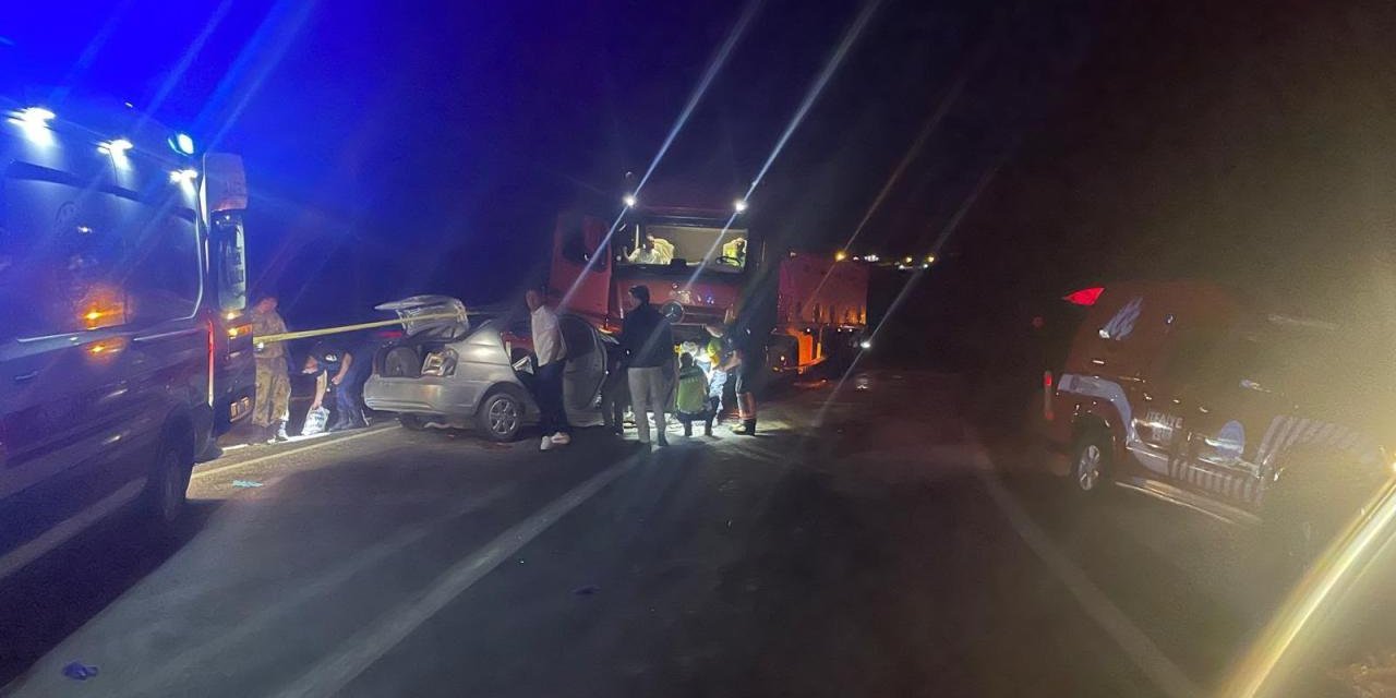 Malatya'da Tırla Otomobil Çarpıştı: Aynı Aileden 3 Kişi Öldü