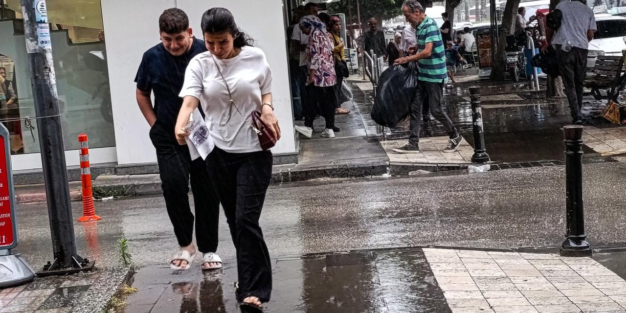 Adana'da Temmuzda Sağanak Yağış