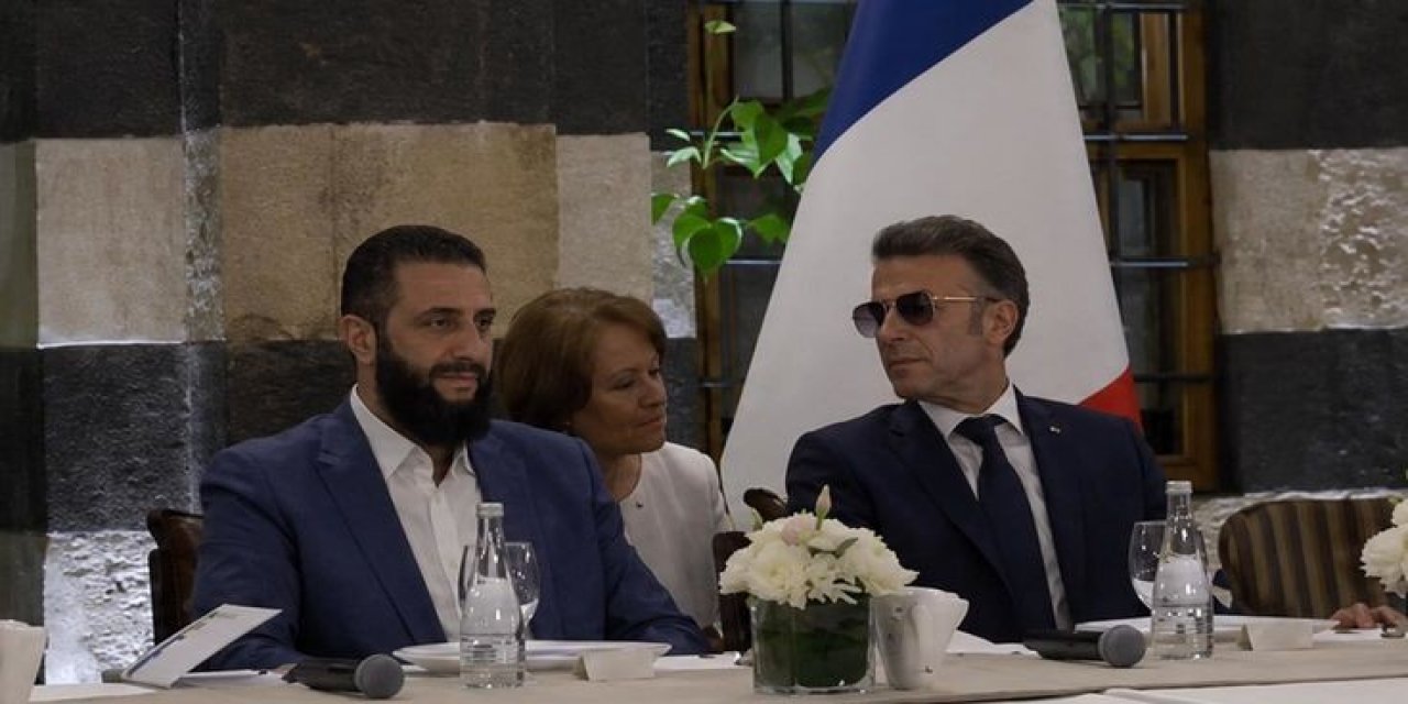 Macron'un Şam Ziyareti Güneş Gözlükleriyle Tarihe Geçti