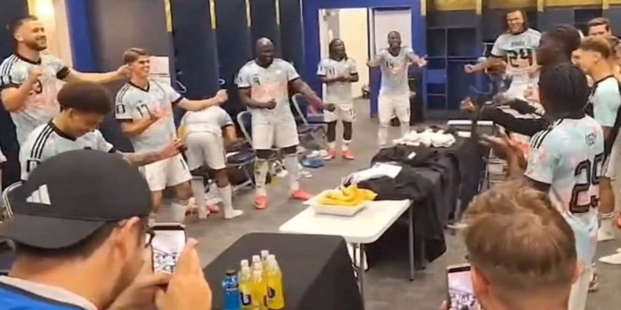 Belçikalı Futbolcular ABD Zaferi Sonrası Donald Trump’ın Dansını Taklit Etti