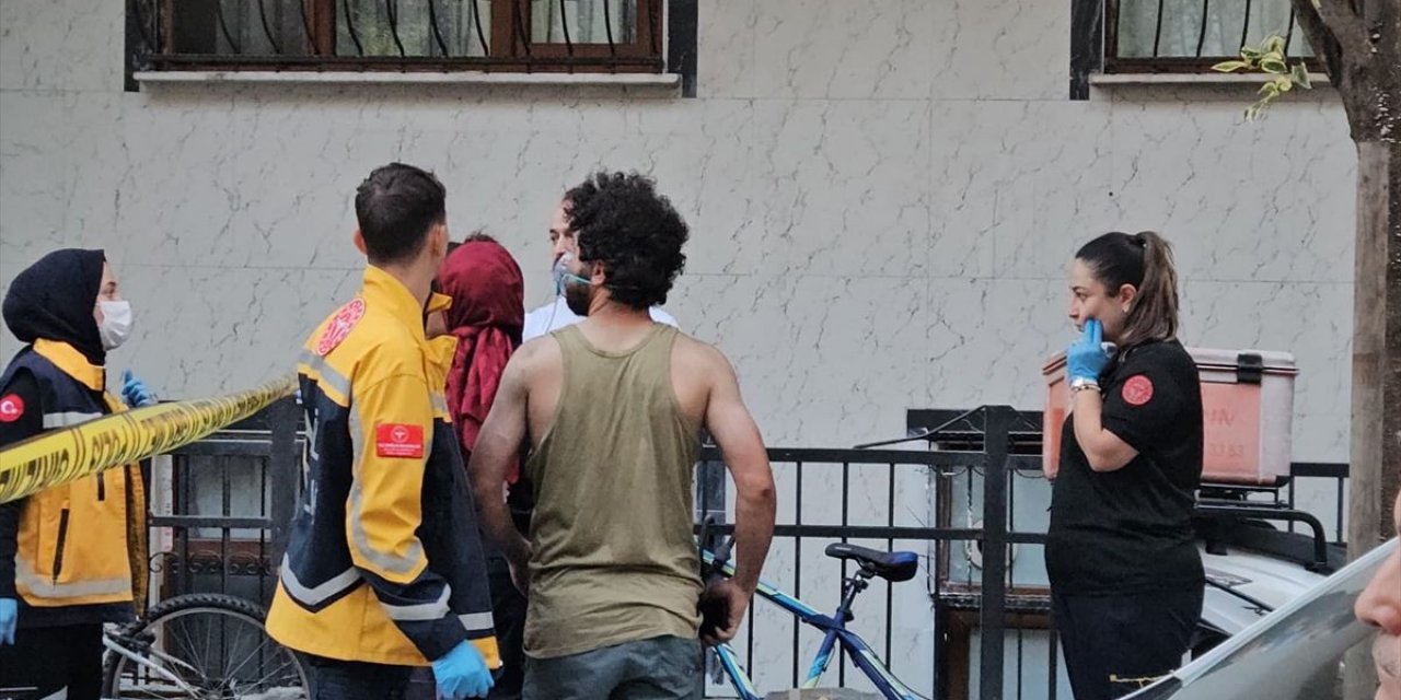 Kağıthane'de Apartman Yangını: 4 Yaralı