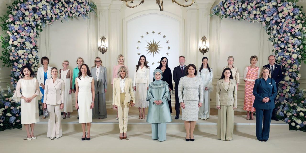 Emine Erdoğan, Lider Eşlerini Çankaya Köşkü'nde Ağırladı