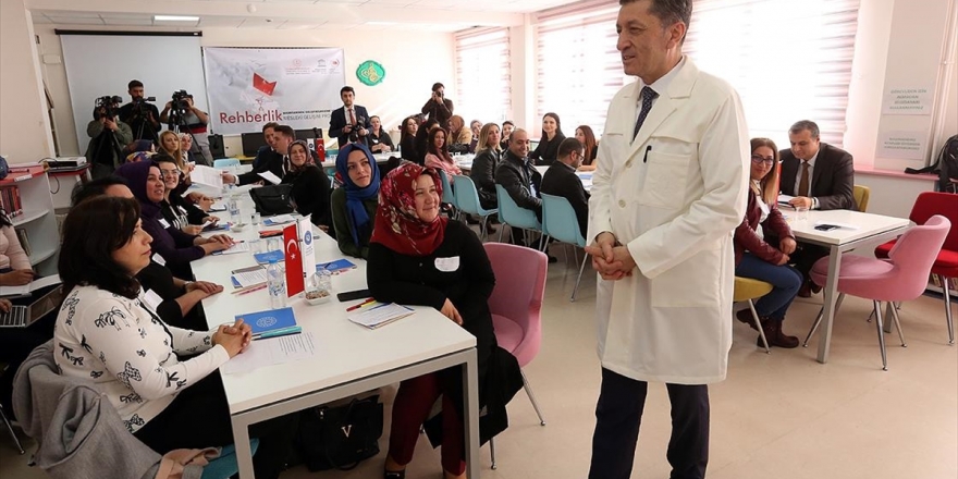 Bakan Selçuk'tan Öğretmenlere 'Sınıf İçi Rehberlik' Dersi