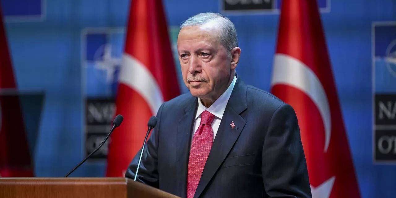 NATO Zirvesinin Sürprizleri! Cumhurbaşkanı Erdoğan: Yaptırımlar Kalktı, Bazıları Yeniçerilerinizi Tanırız Dediler