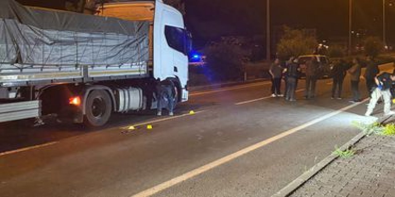 Polis Kaçarken TIR'a Çarpan Şüpheli Ağır Yaralandı