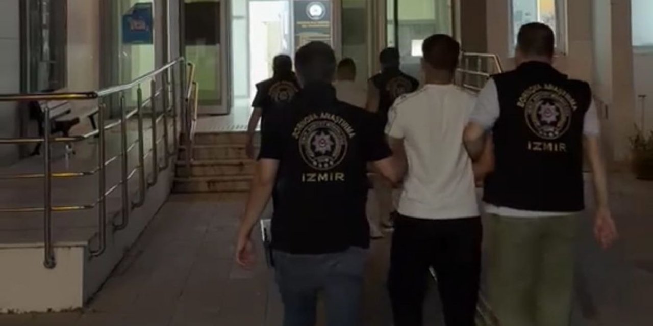 İzmir'de 280 Bin Sentetik Ecza Ele Geçirildi