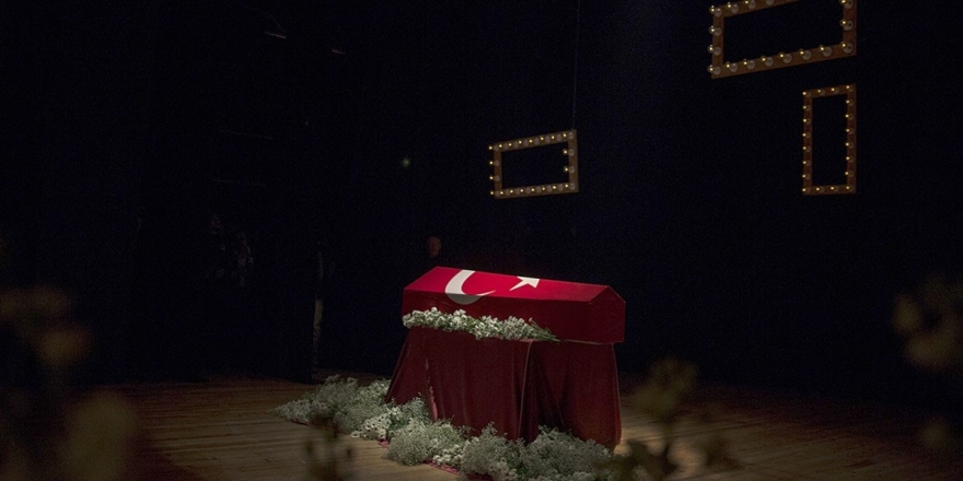 Usta Oyuncu Yıldız Kenter İçin Kenter Tiyatrosunda Tören