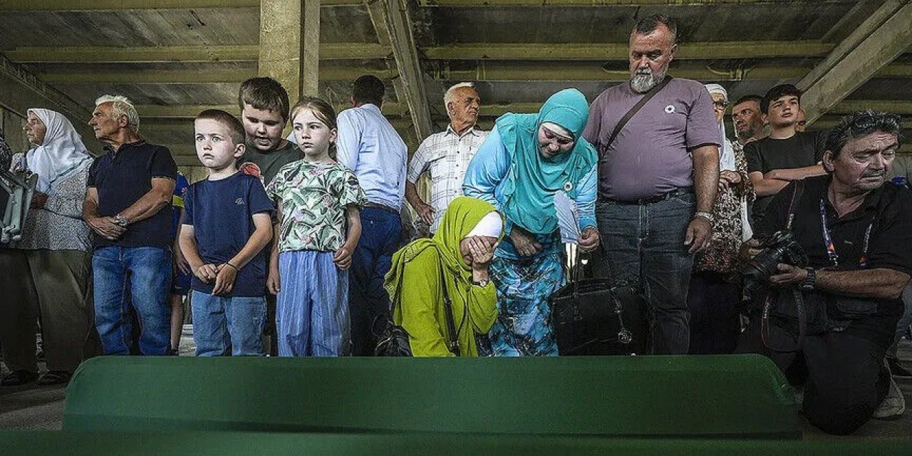 Srebrenitsa Soykırımı'nın 31'inci Yılında Toprağa Verilecek 10 Cenaze Gözyaşlarıyla Karşılandı
