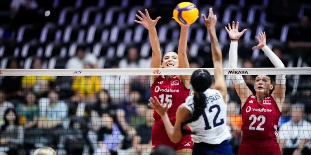 A Milli Kadın Voleybol Takımı, ABD'ye Yenildi