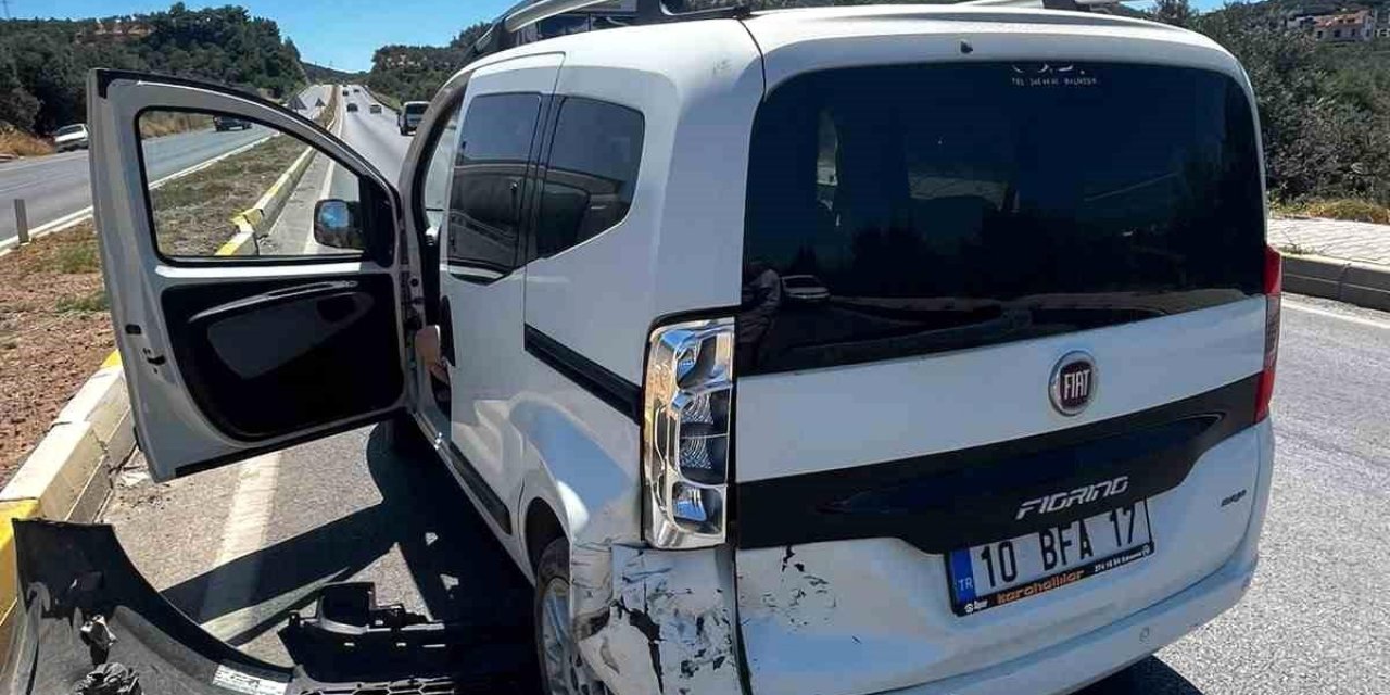 Burhaniye'de Trafik Kazası: Yaralı Yok