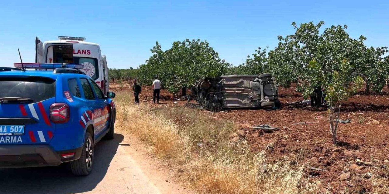 Nizip'te Takla Atan Araçta 3 Yaralı