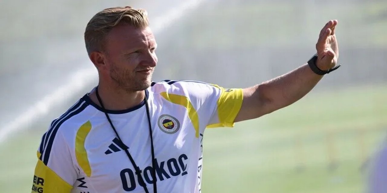 Fenerbahçe Yardımcı Antrenörü Kuyt, En İyisi Olmak İçin Çalıştıklarını Belirtti