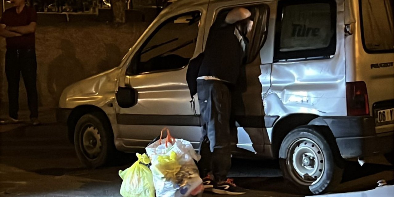 Kayseri'de Kaza: 3 Yaralı, Sürücü Malzeme Topladı