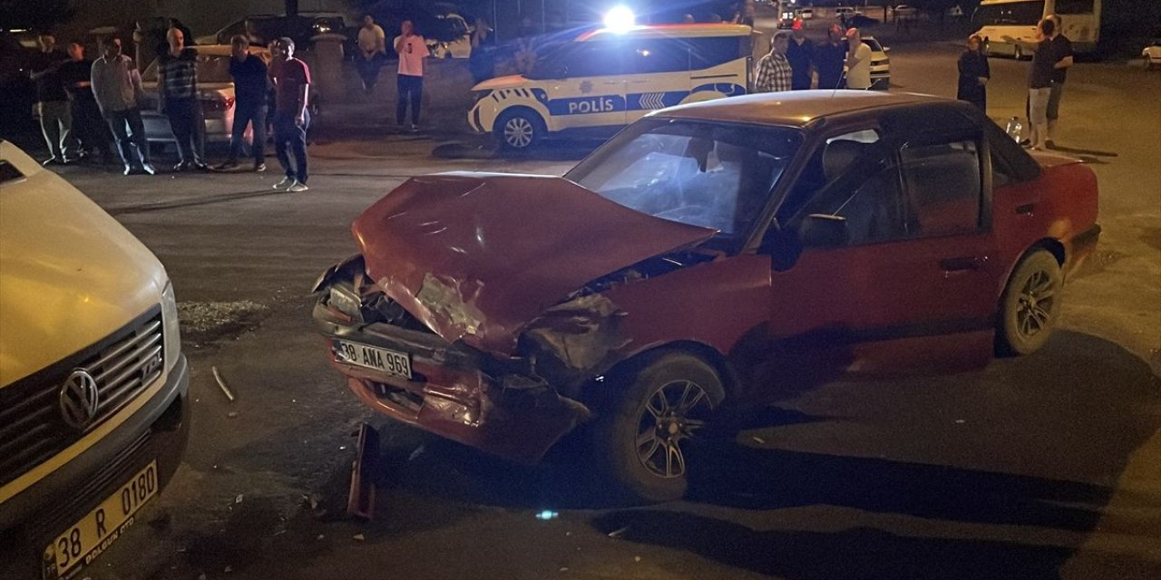 Kocasinan'da Trafik Kazası: 3 Yaralı
