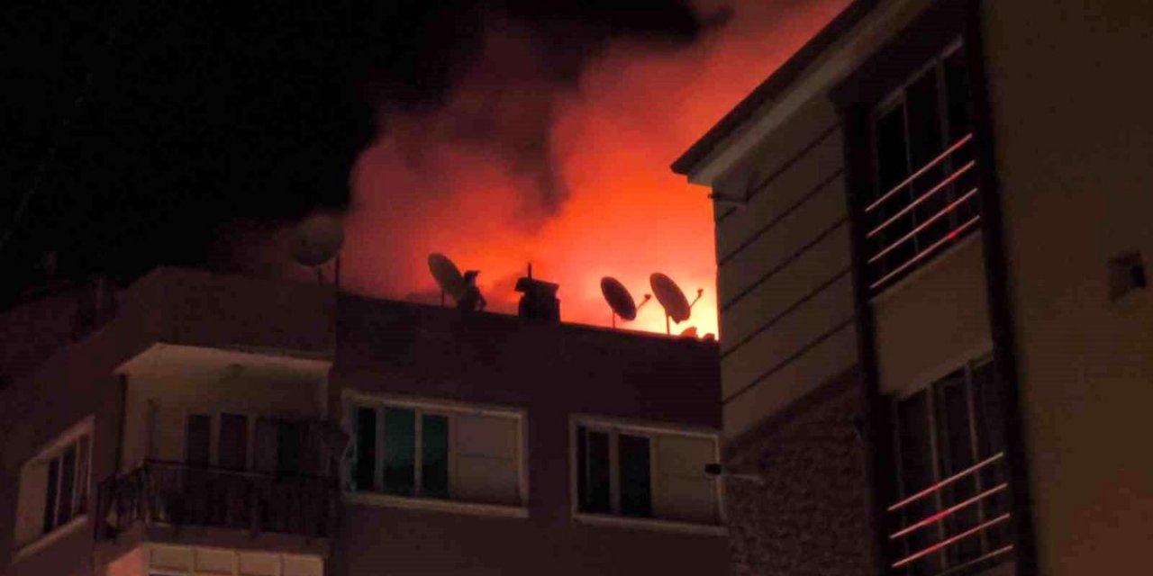 Denizli'de Yangına Hortumla Müdahale