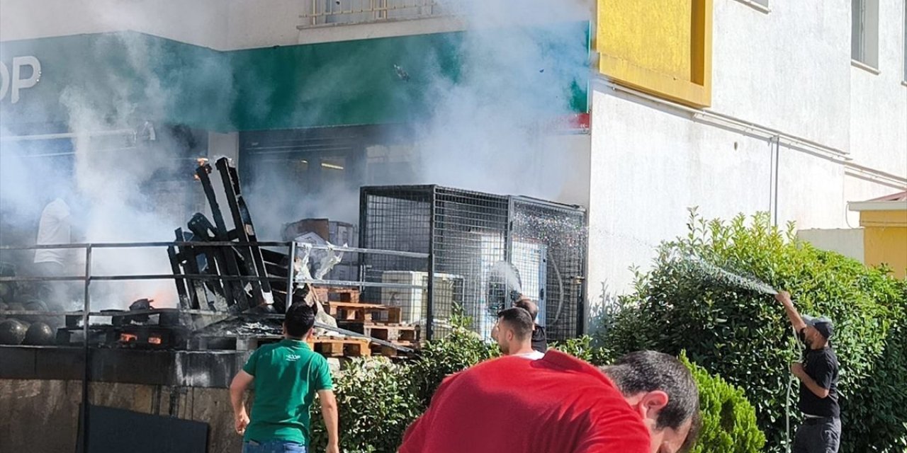 Siirt'te Market Yangını