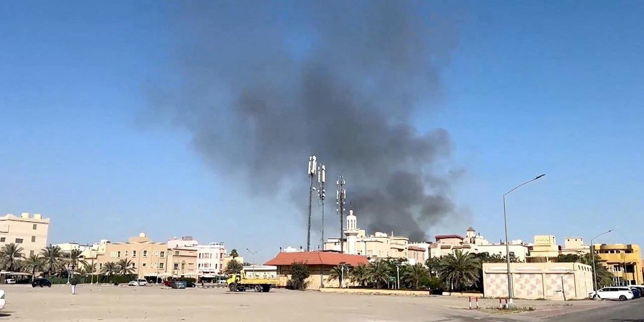 Kuveyt Petrol Şirketi: İran Saldırılarında Kritik Öneme Sahip Petrol Tesisi Hasar Gördü