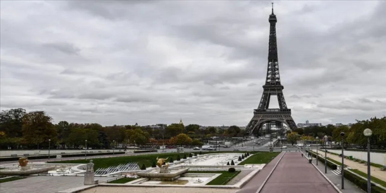 Paris'in "Yeşil Akciğeri" Fontainebleau Ormanı İçin Yaklaşık 400 Bin Avro Yardım Toplandı