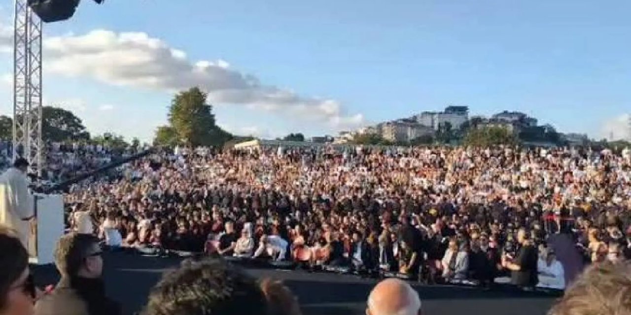 Bilgi Üniversitesi'nin Mezuniyet Töreninde Rektör Protesto Edildi
