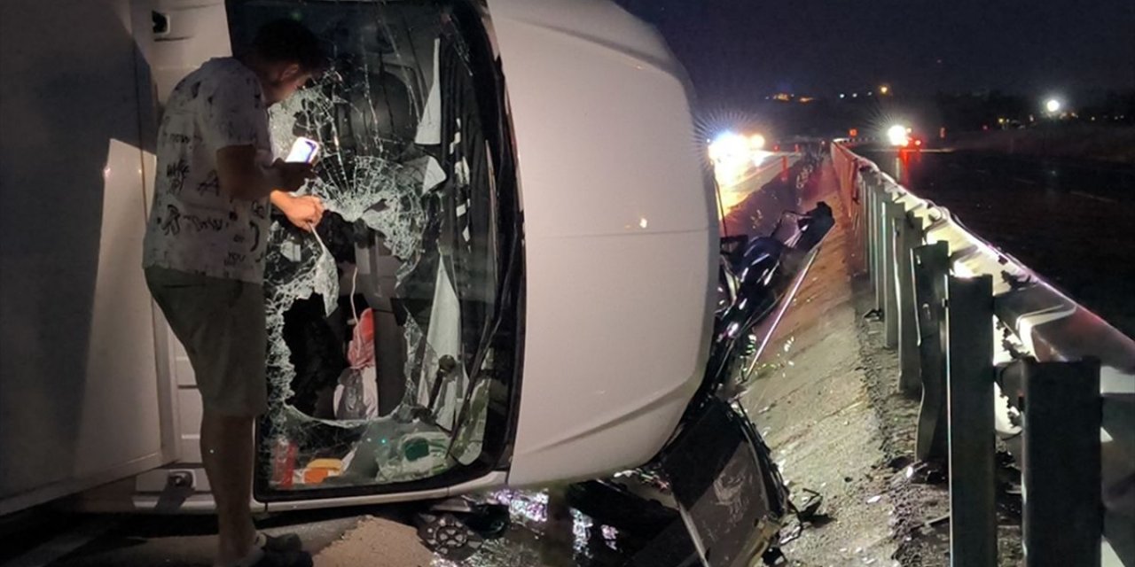 Safranbolu'da Kamyonet Devrildi: Sürücü Yaralı