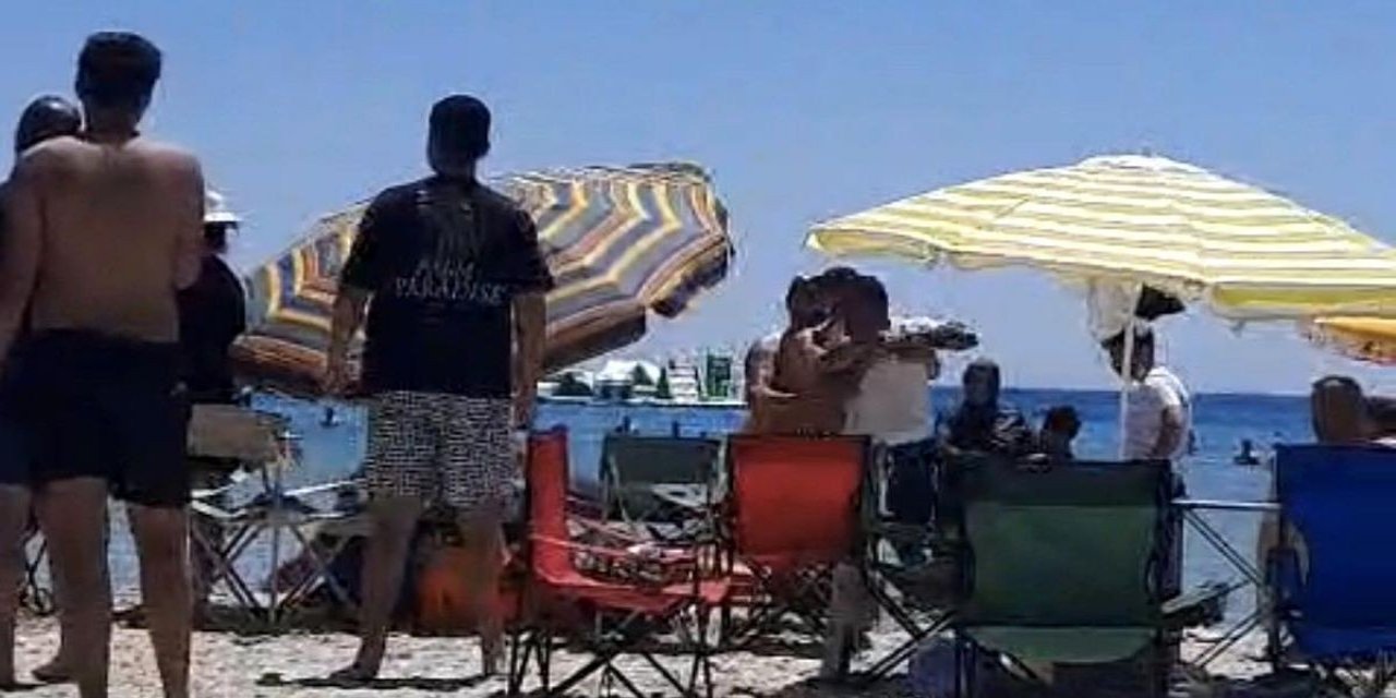 Çeşme Plajı'nda Kavga: Şemsiye Krizi