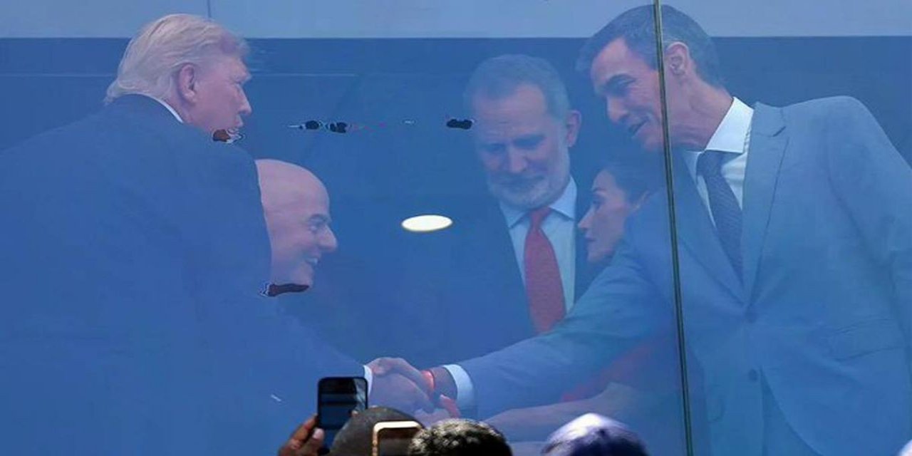 Dünya Şaşkın! Trump İle Sanchez'den Beklenmeyen Kare