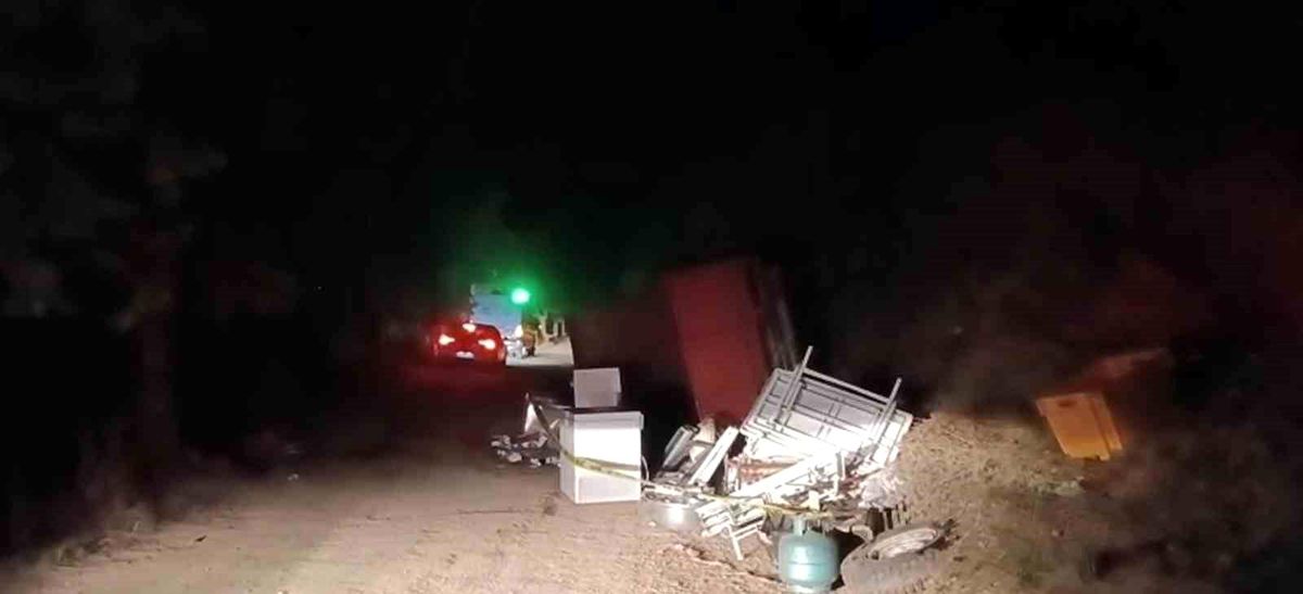 Hendek'te Kamyonet Devrildi: 1 Ölü, 1 Yaralı