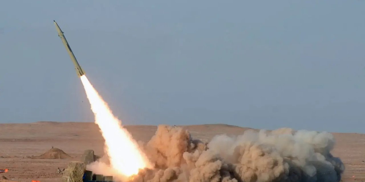 İran'dan Irak Ve Ürdün'e Füze Saldırısı