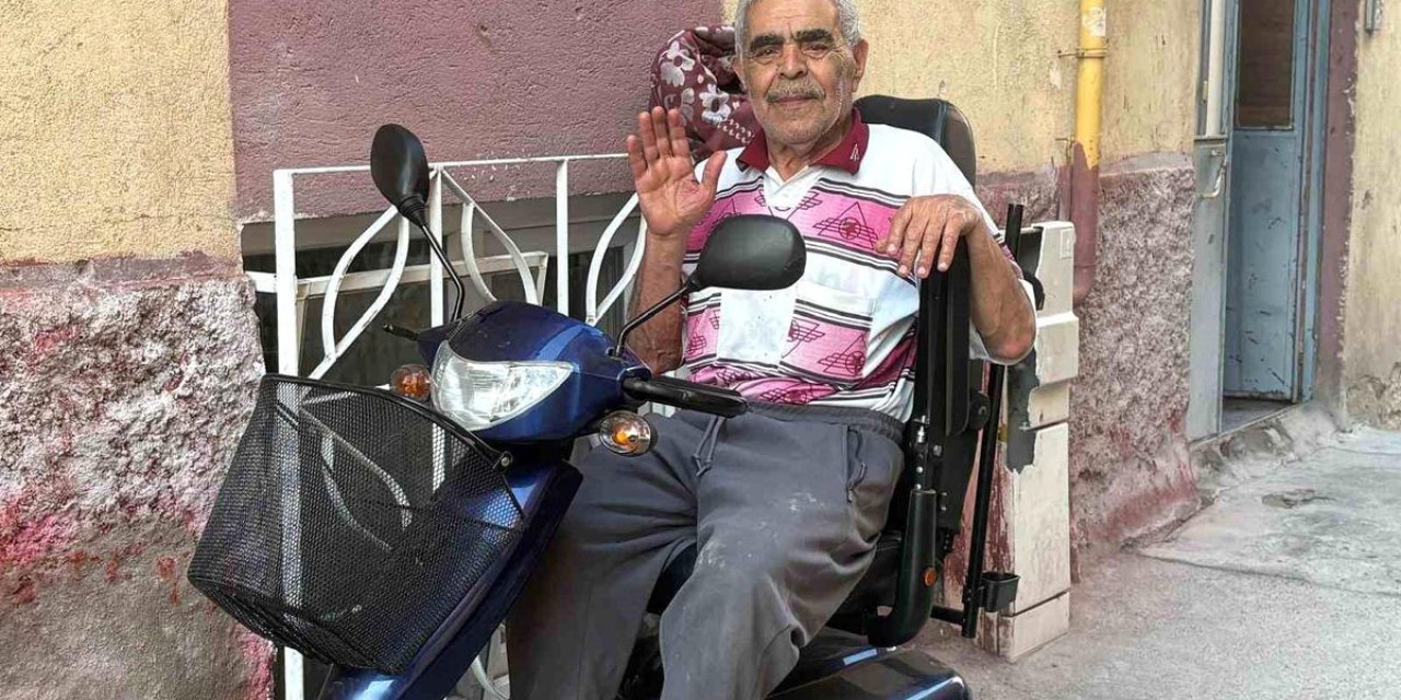 Babasının Sandalyesine Ateş Yaktı, Yeni Araç Hediye Edildi