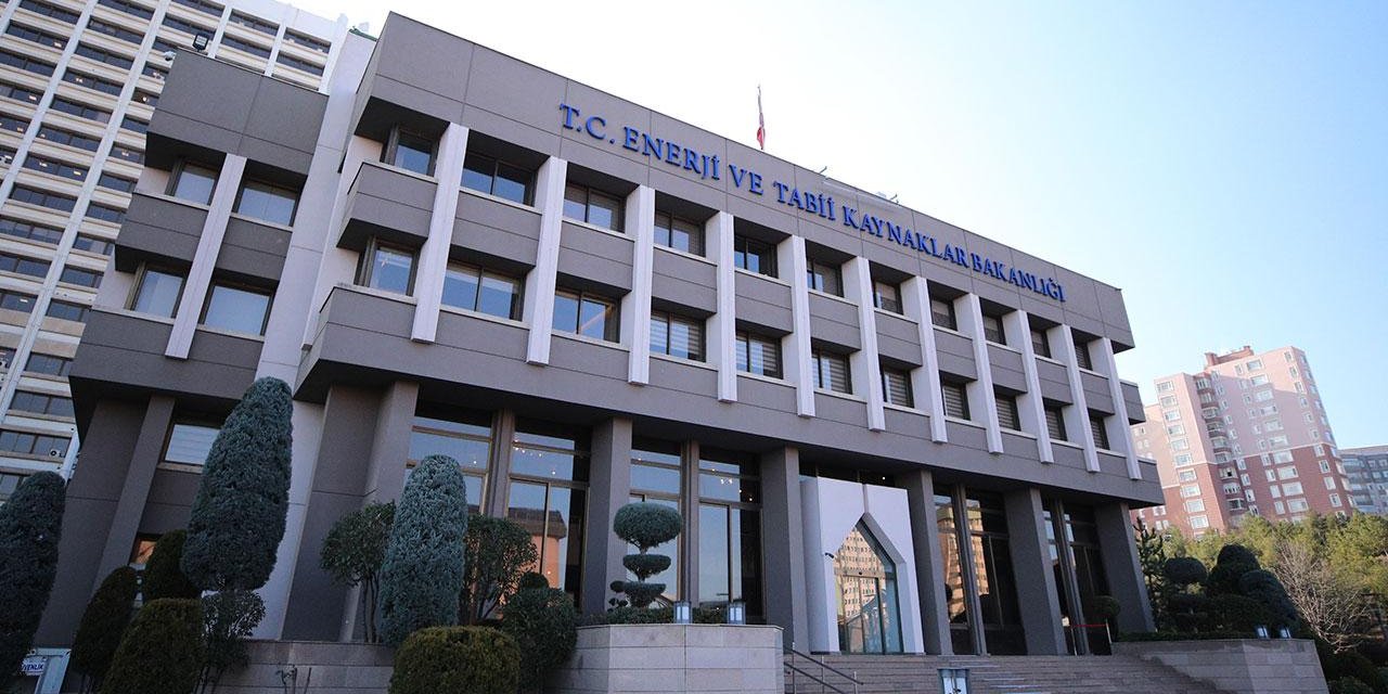 Bakanlıktan Üniversite Öğrencilerine Başarı Bursu