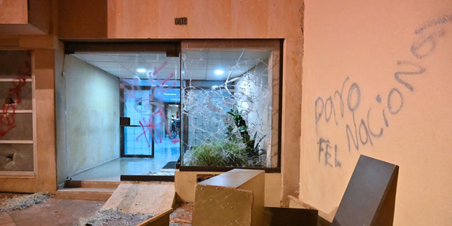 Kolombiya'da binlerce kişi eylemde: Bankalar yağmalandı