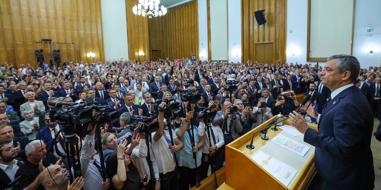 Özel'in Yeni Parti Açıklaması CHP'yi Sarstı! 1 Saatte 387 Bin Üye İstifa Etti