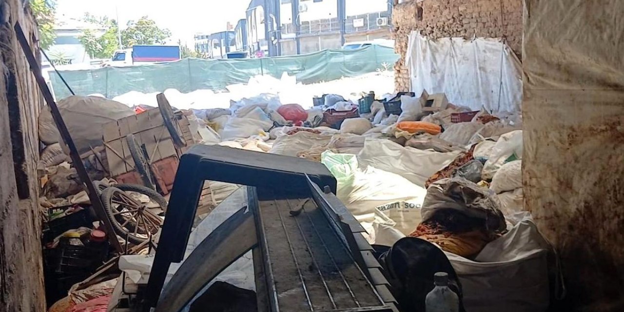 Malatya'da Halk Sağlığını Tehdit Eden Ruhsatsız Kayısı Deposuna Mühür