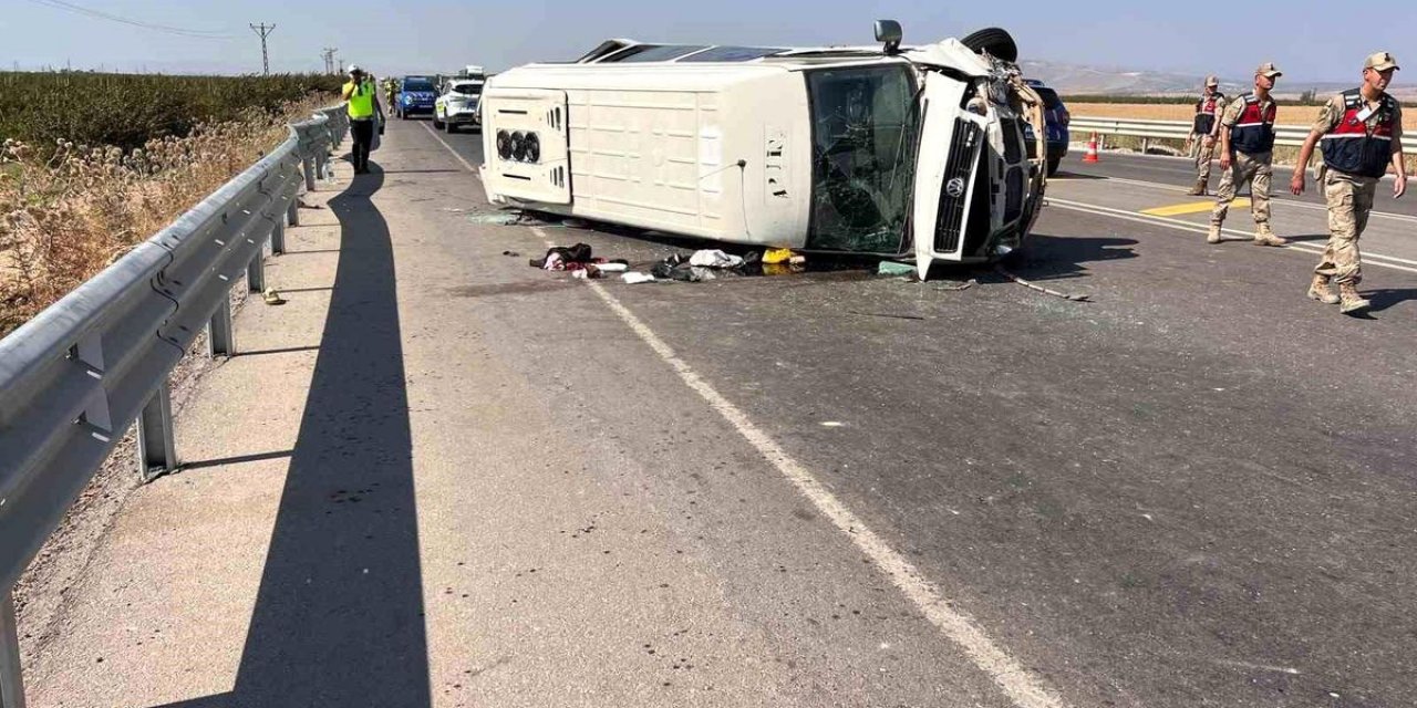 Hatay'da Tarım İşçileri Minibüsü Dev rildi: 1 Ölü