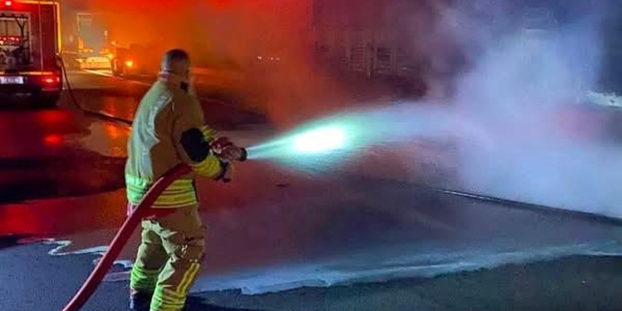 Hatay'da Tır Dorsesinde Yangın Kontrol Altına Alındı