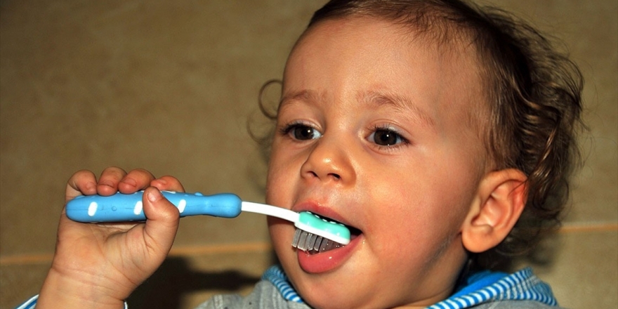 'Çocukların Diş Temizliğine İlk Süt Dişinin Çıkmasıyla Başlanmalı'